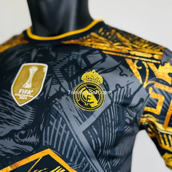 کیت رئال مادرید پردیتور 2 کانسپت مشکی طلایی 2025 - سون اسپرت