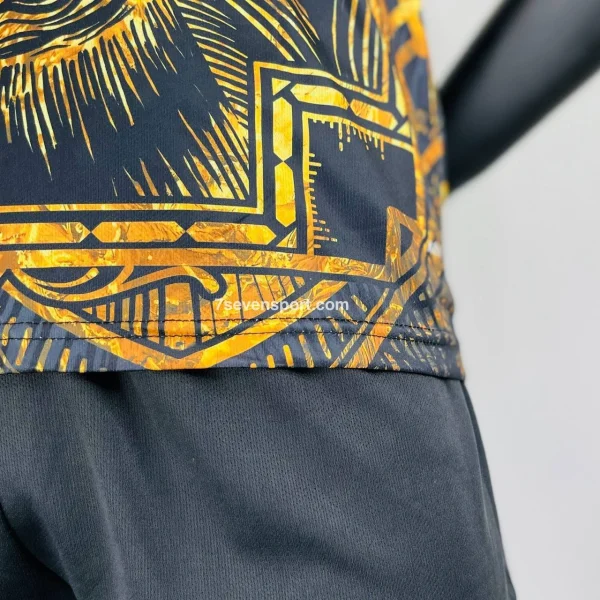 کیت رئال مادرید پردیتور 2 کانسپت مشکی طلایی 2025 - سون اسپرت