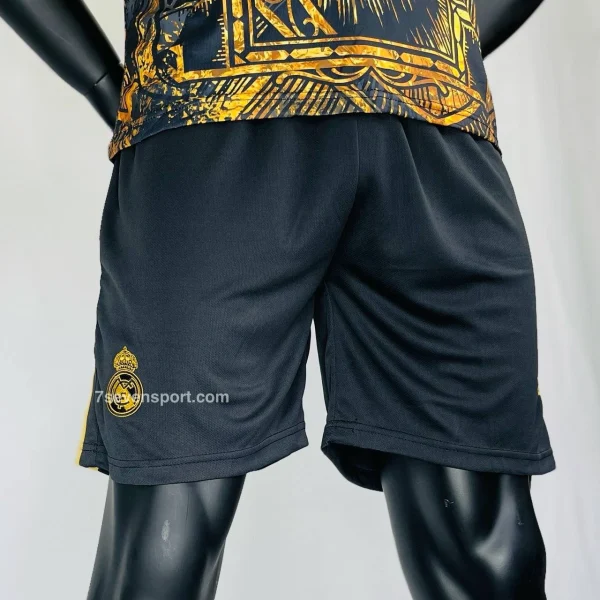 کیت رئال مادرید پردیتور 2 کانسپت مشکی طلایی 2025 - سون اسپرت