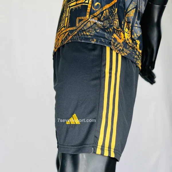 کیت رئال مادرید پردیتور 2 کانسپت مشکی طلایی 2025 - سون اسپرت