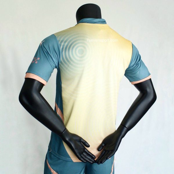 کیت منچستر سیتی چهارم آبی کرم 2025 - سون اسپرت