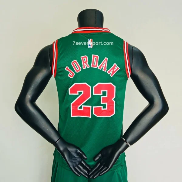 ست بسکتبالی شیکاگو سبز - سون اسپرت