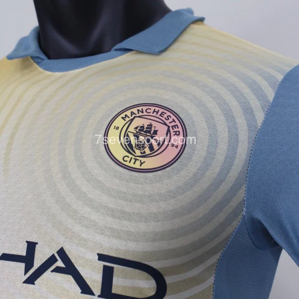 کیت پلیری منچستر سیتی چهارم کرم آبی 2025 - سون اسپرت