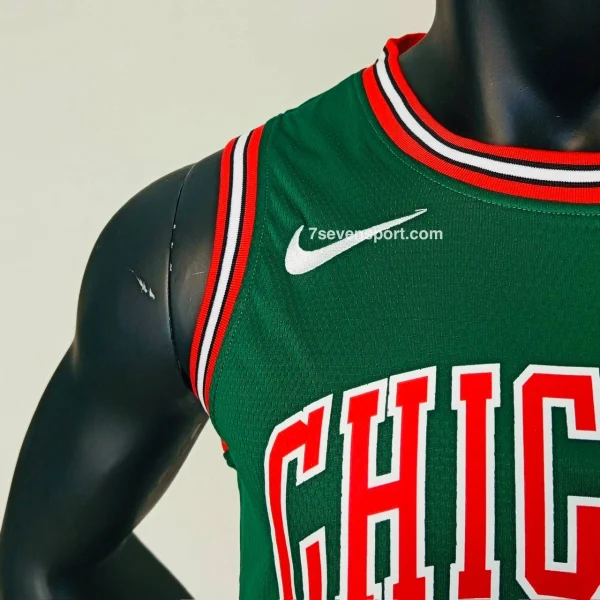 ست بسکتبالی شیکاگو سبز - سون اسپرت