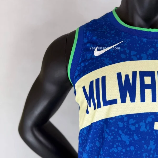 ست بسکتبالی میلواکی آبی - سون اسپرت