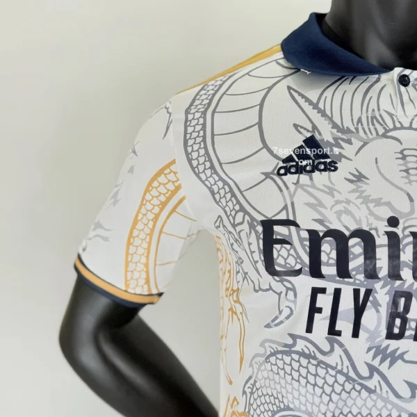 کیت رئال مادرید دراگون سفید طلایی - سوت اسپرت