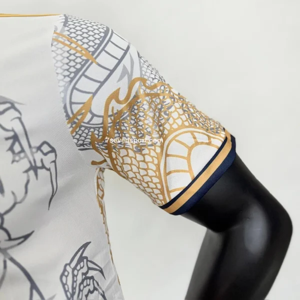 کیت رئال مادرید دراگون سفید طلایی - سوت اسپرت