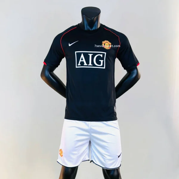 کیت کلاسیک منچستر یونایتد مشکی 2007 - سون اسپرت