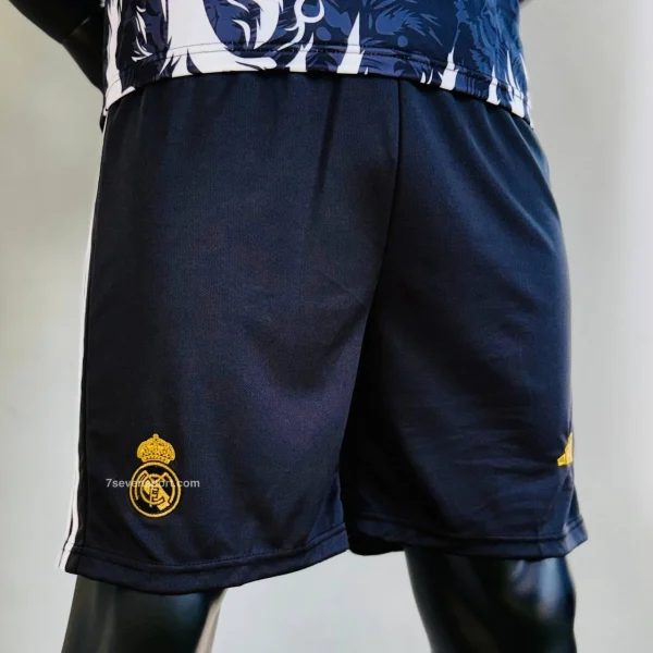 کیت رئال مادرید ولف مشکی سفید کانسپت 2025 - سون اسپرت