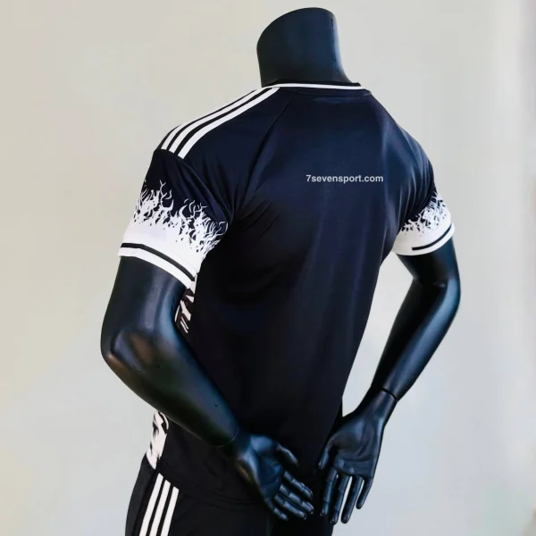 کیت رئال مادرید ولف مشکی سفید کانسپت 2025 - سون اسپرت