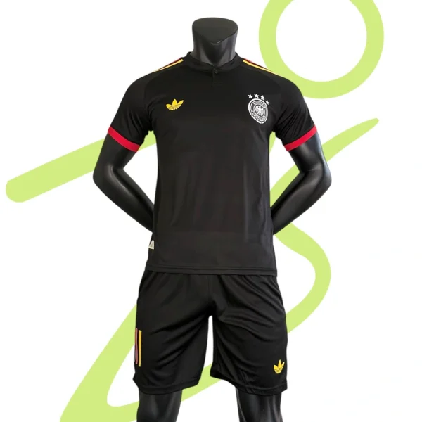 کیت هالیدی ورژن آلمان مشکی - سون اسپرت