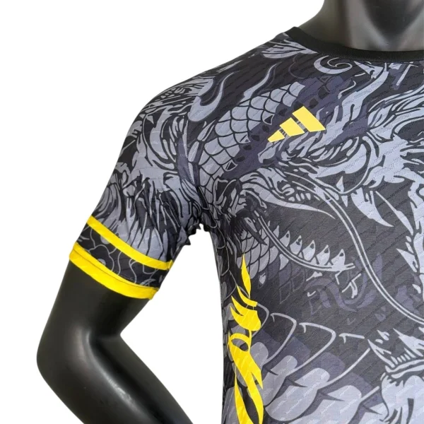 کیت پلیری رئال مادرید دراگون مشکی طلایی 2025 - سون اسپرت