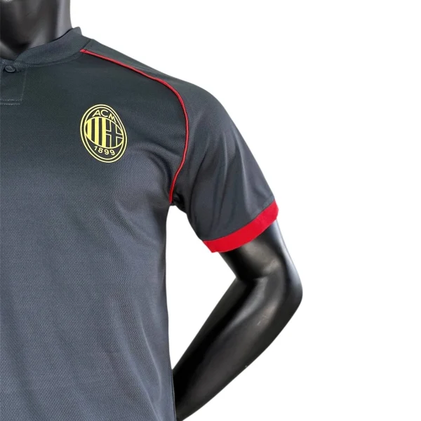 کیت هالیدی ورژن آث میلان - سون اسپرت